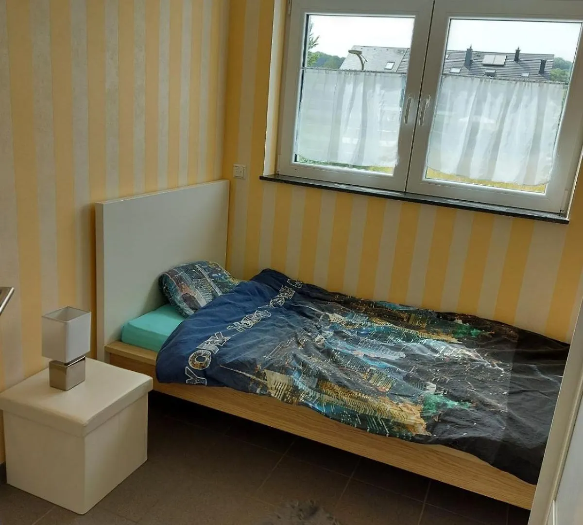 Nice Room With Single Bed In A New House In Vichten